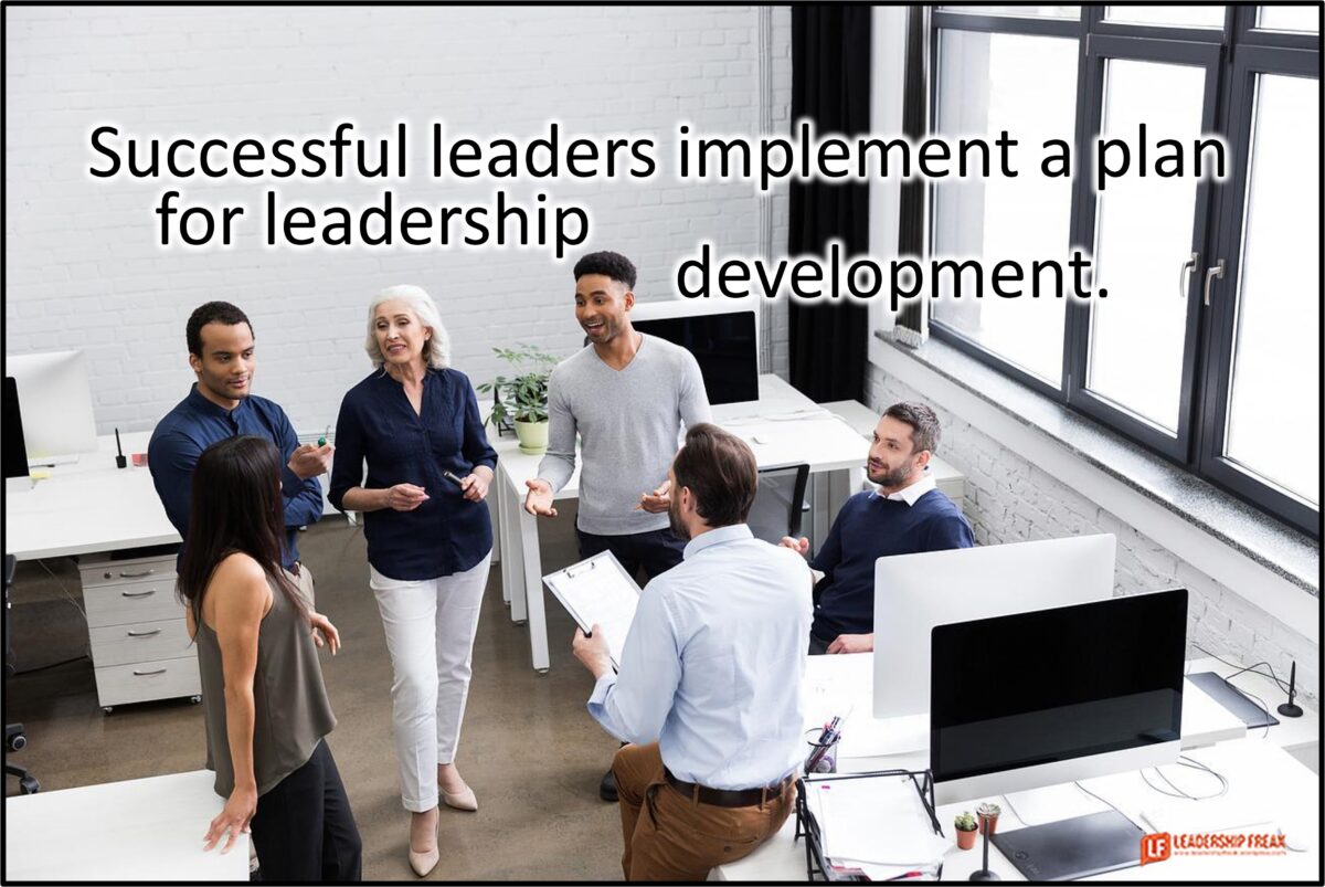 A Free 10-Minute Plan to Include Leadership Development in Team Meetings